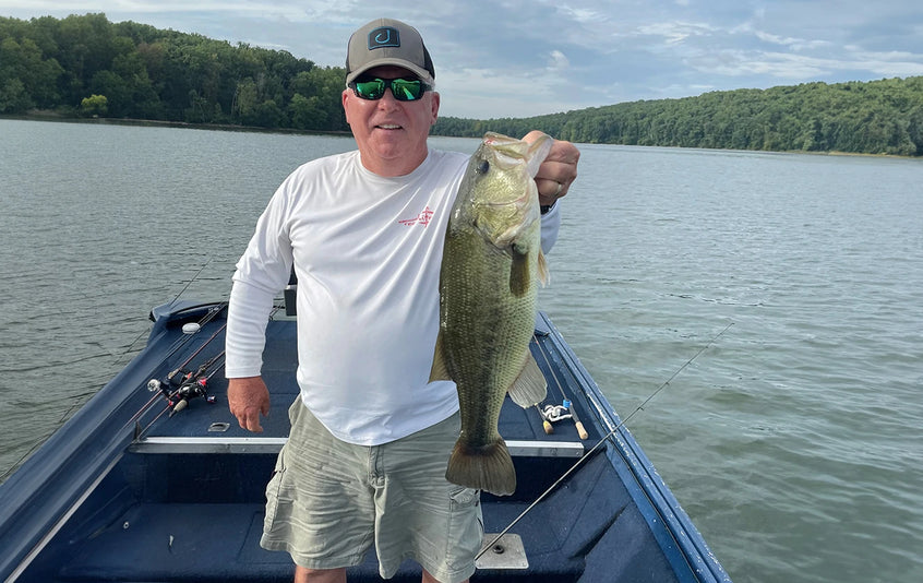 customer feedback from gary the bass angler hoding a big fish showing litime power happy outdoor experience