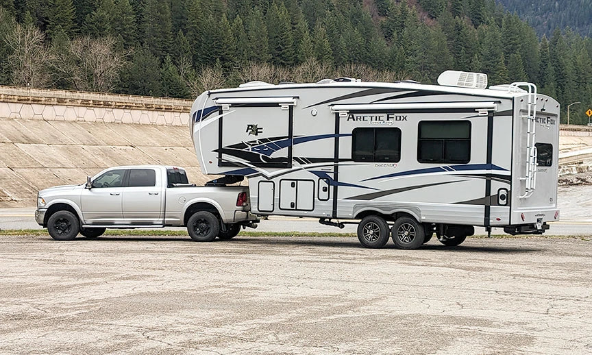 power 5th wheels  rv with litime lithium camper battery